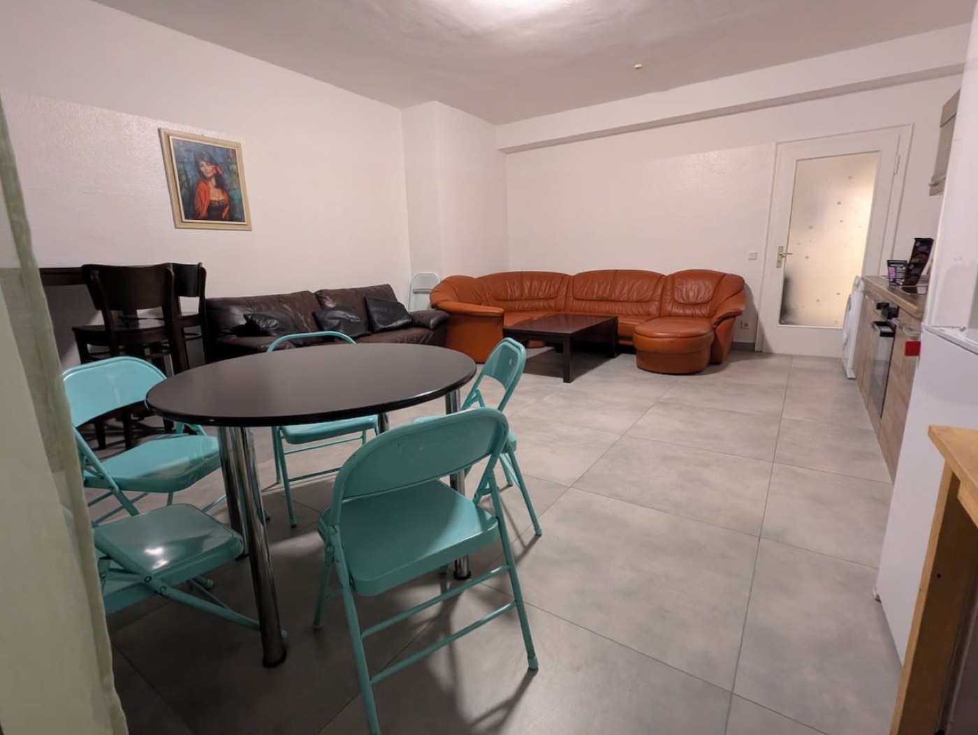 BIG 2BR City Apartment on Graf-Adolf-Str